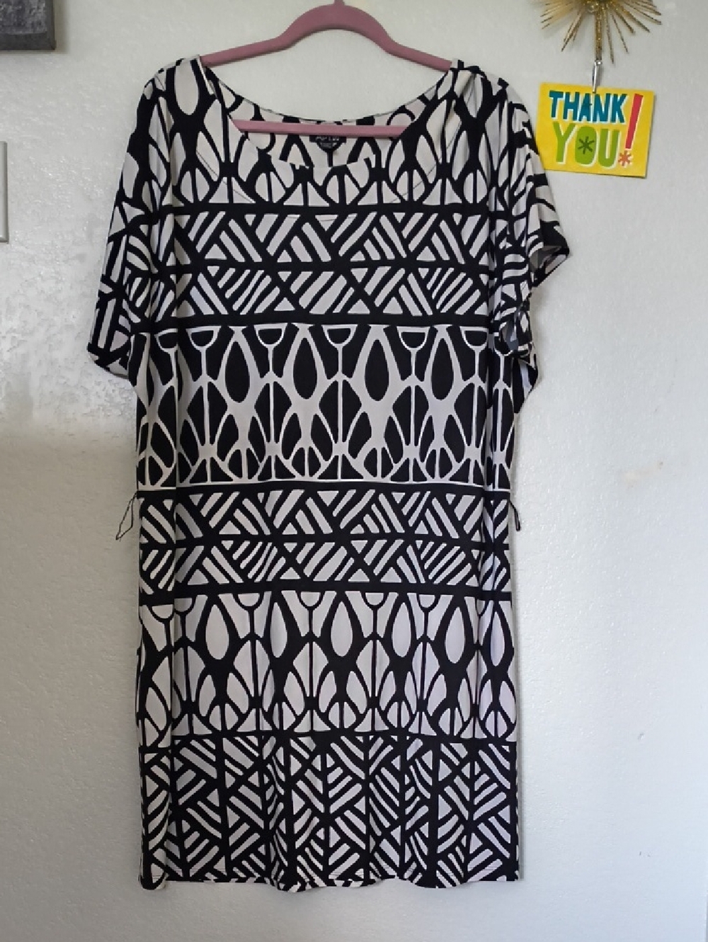Apt. 9 Black and White Geometric Dress 38"length 25" Pit2Pit